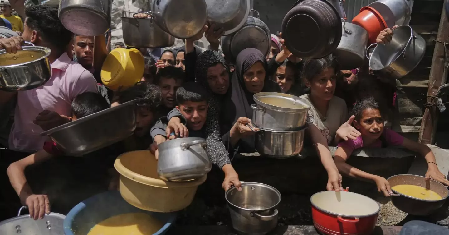 তিনমাস পর গাজায় প্রবেশ করলো মানবিক সহায়তা